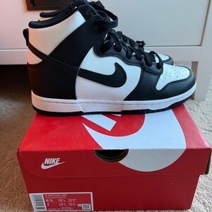 Nike W Dunk Panda NWOT